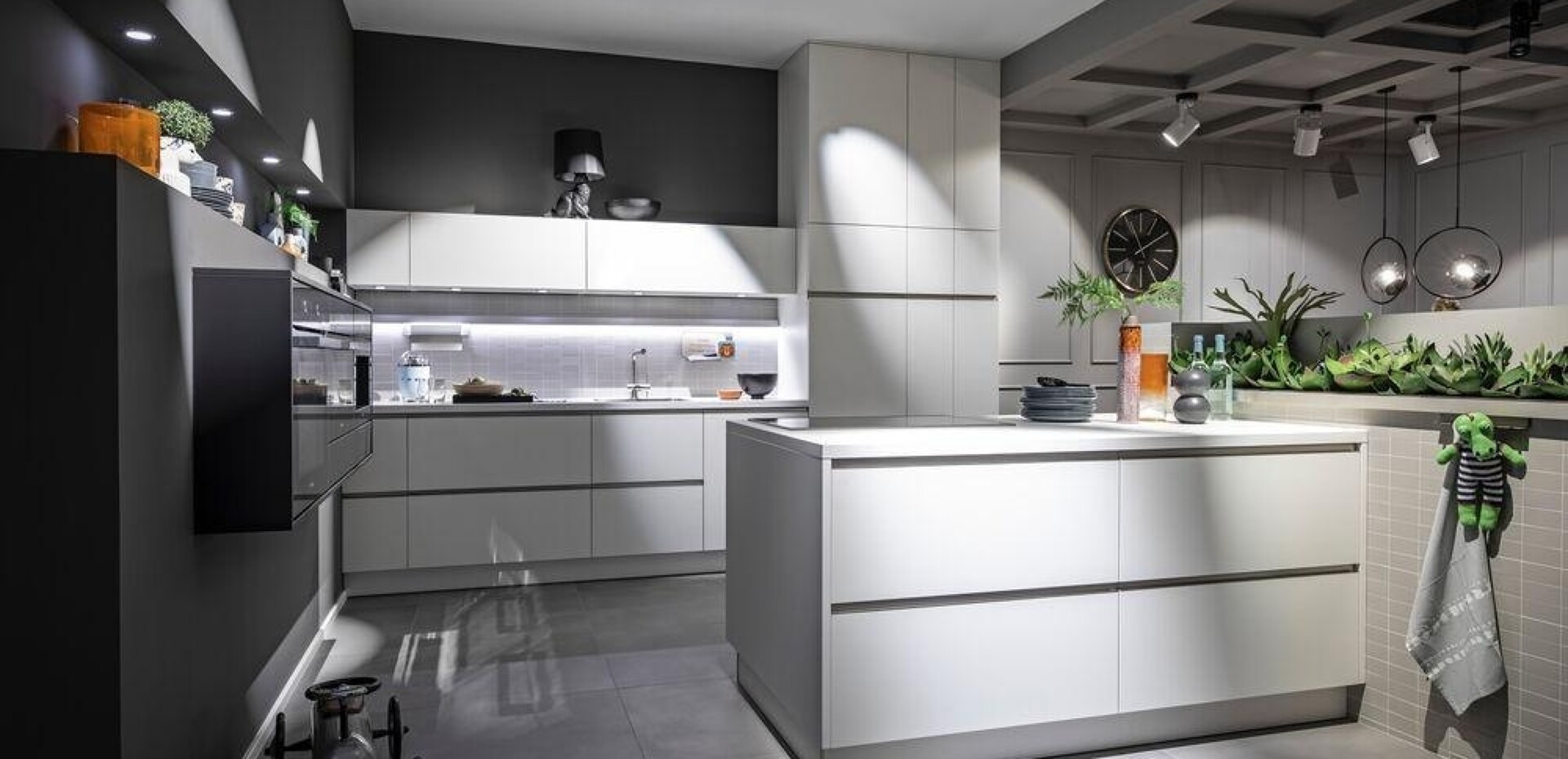 Farben, Formen, Materialien Farben, Formen, Materialien